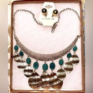 Necklace set with earrings